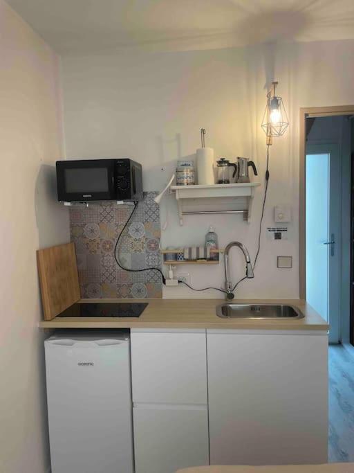 Charming Studio To Venelles 10 Minutes From Aix Exterior photo